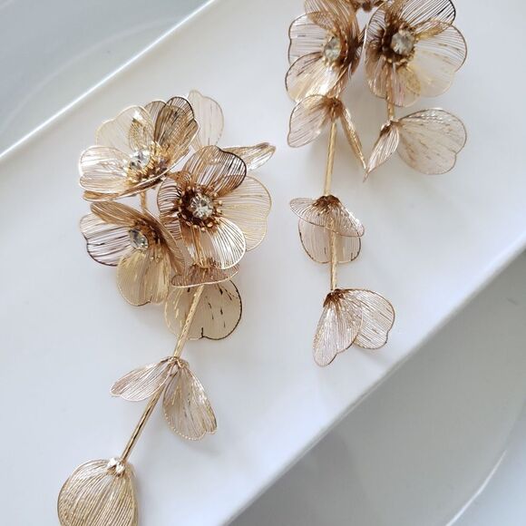 New! Zara Cascading Floral Earrings - Picture 14 of 14